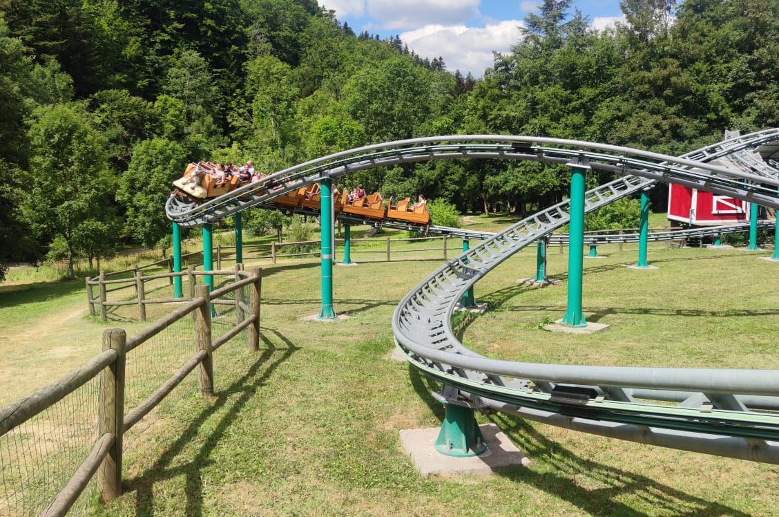 Parc d'attraction familial près de Clermont-Ferrand (Auvergne)