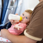 voyager en avion en famille avec enfant