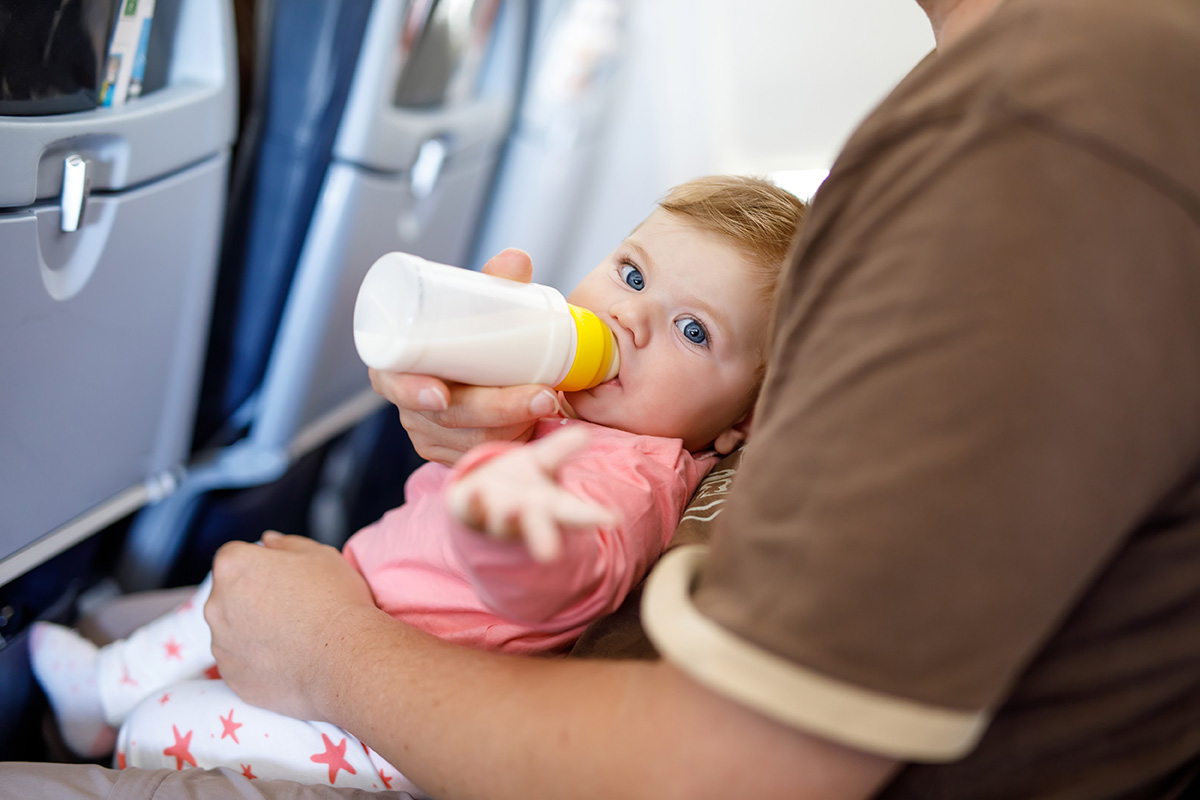 voyager en avion en famille avec enfant