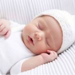 Bruit blanc pour bébé : est-ce vraiment efficace pour l'endormir ?