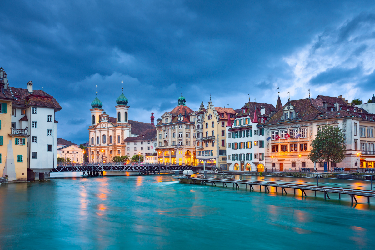 Lucerne, Suisse Entre Culture et Sport - Vue Imprenable