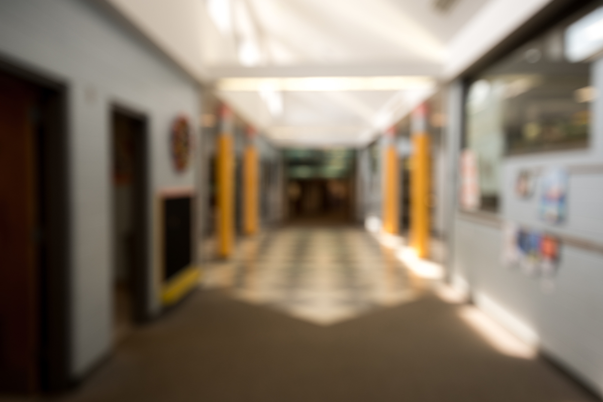 Les conséquences des absences scolaires non justifiées : amendes et responsabilités