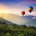 Personnes en train de vivre des expériences excitantes comme sauter en parachute, voyager, et faire de la plongée sous-marine