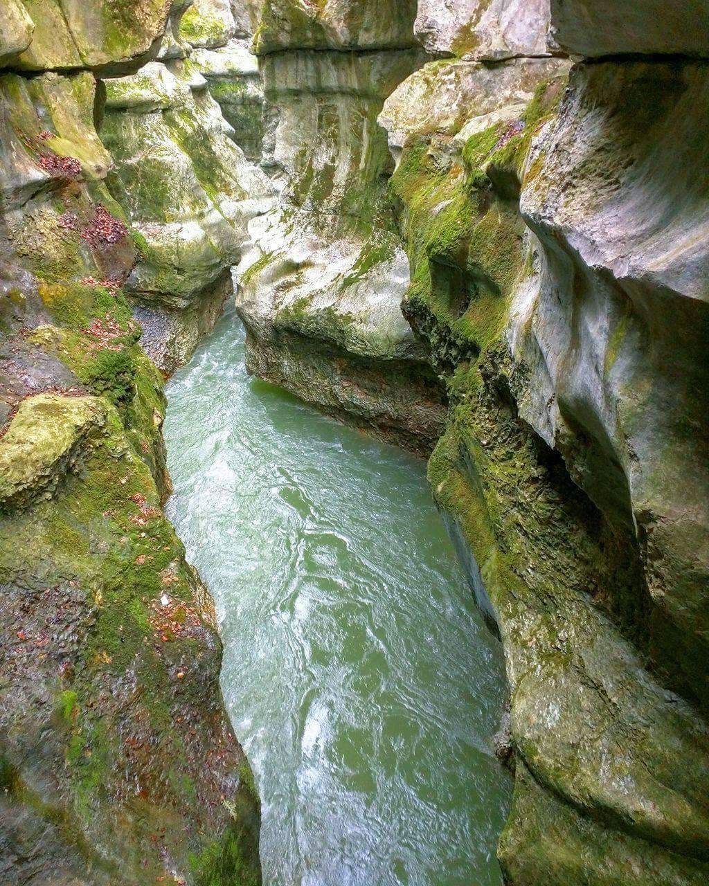 Vue spectaculaire des Gorges du Fier près d'Annecy