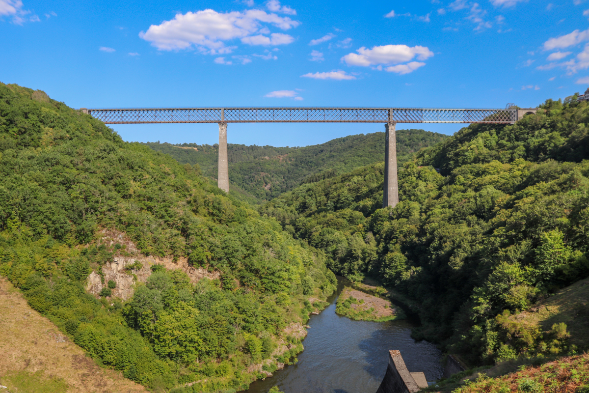 vélorail sur le Viaduc des Fades en Auvergne