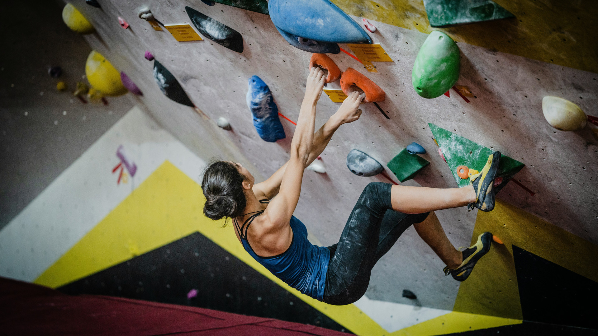 Escalade de bloc : Un sport accessible pour les débutantes