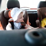 10 idées pour occuper les enfants en voiture