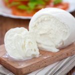 Avec quel lait est faite la mozzarella di bufala