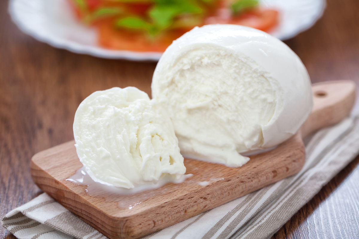 Avec quel lait est faite la mozzarella di bufala