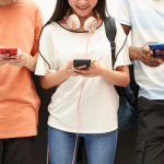 téléphone portable et enfant