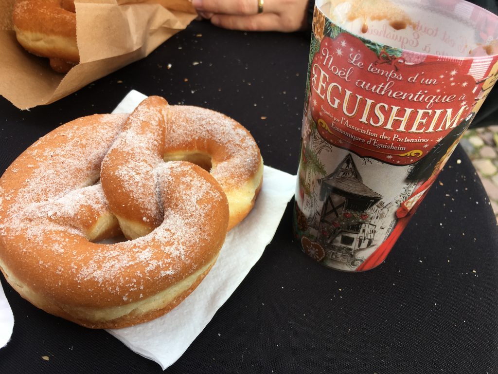 vin chaud marché de noel alsace eguisheim