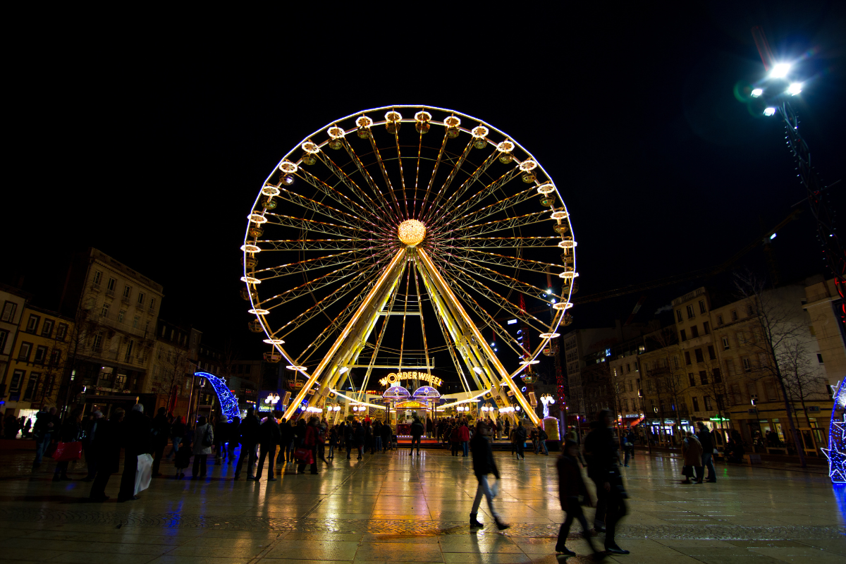 Marché de Noël à Clermont-Ferrand en 2025 place de jaude